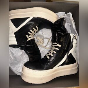 RICK OWENS
Black Mega Bumper Geobasket Sneakers size 37.5